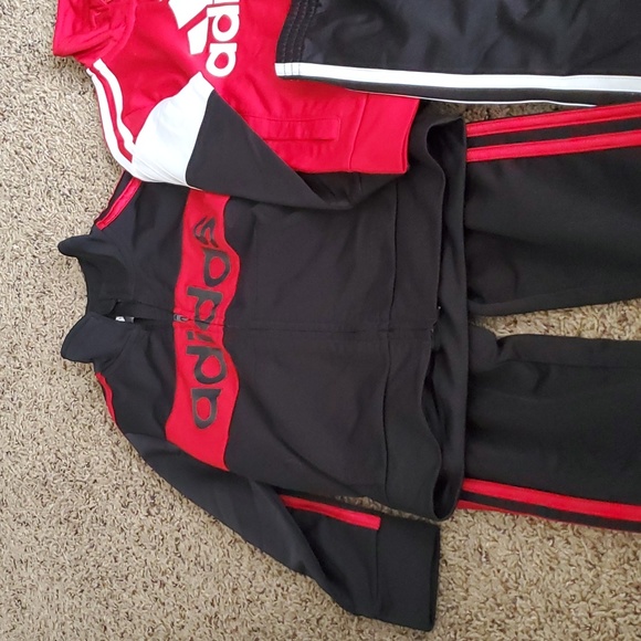 2 sets boys size 4 added as tracksuit - Picture 2 of 4